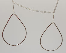 Load image into Gallery viewer, Quinn Hoops