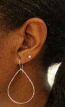 Load image into Gallery viewer, Quinn Hoops