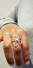 Load image into Gallery viewer, Daisy Ring