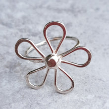 Load image into Gallery viewer, Daisy Ring
