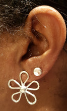 Load image into Gallery viewer, Daisy Earrings