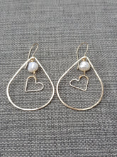 Load image into Gallery viewer, Negril Pearl Earrings