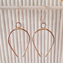 Load image into Gallery viewer, Nerine Earrings