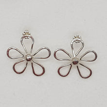 Load image into Gallery viewer, Daisy Earrings