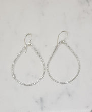 Load image into Gallery viewer, Quinn Hoops