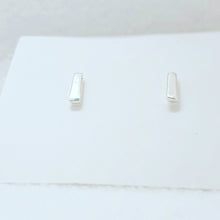 Load image into Gallery viewer, Bar Studs