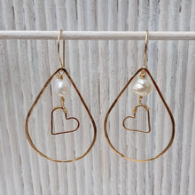 Load image into Gallery viewer, Negril Pearl Earrings
