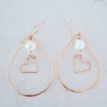 Load image into Gallery viewer, Negril Pearl Earrings
